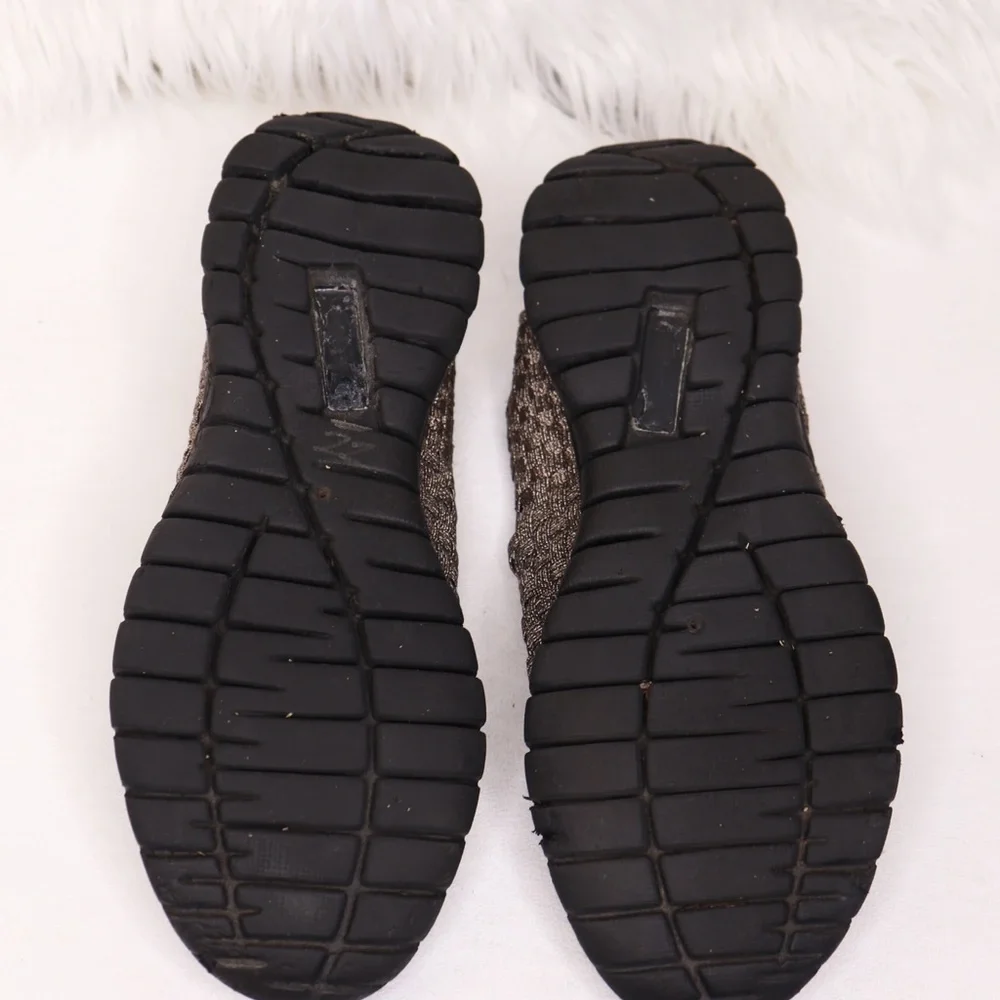 Khombu Willa Metallic Walking Gold Shoes